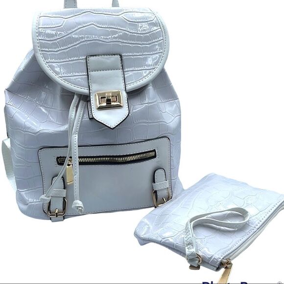 boutique Handbags - White Croc embossed vegan cinch backpack set.